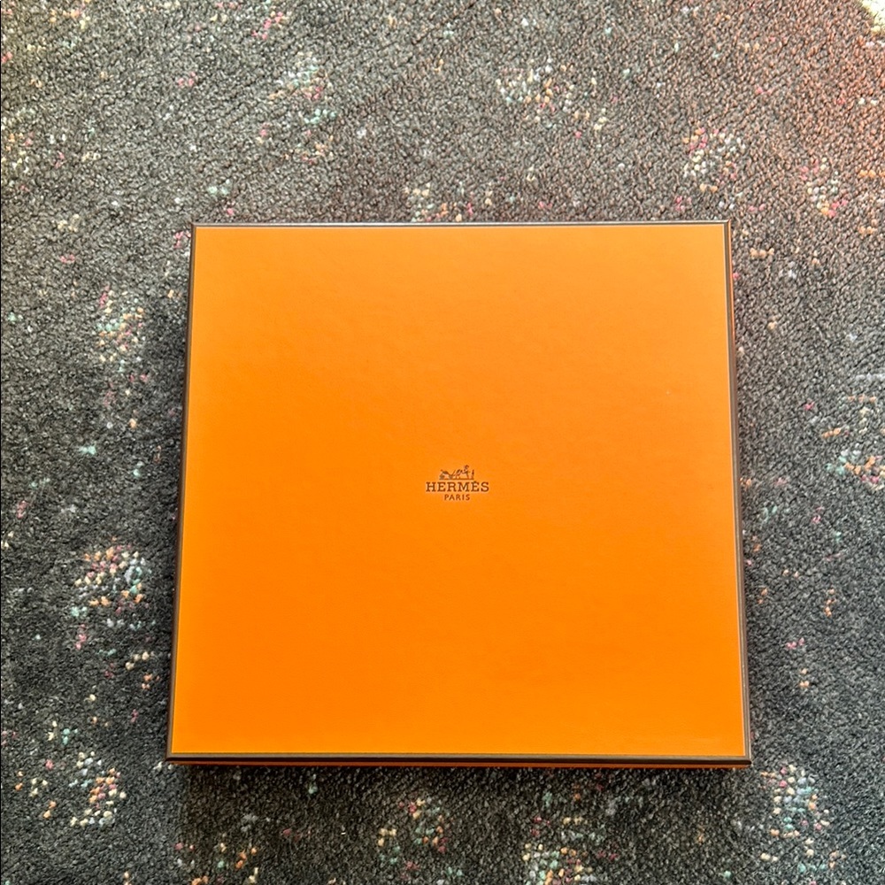 Hermes medium square box